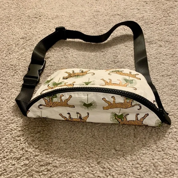 Aloha Collection White Leopard Mini Hip Pack - Picture 8 of 8